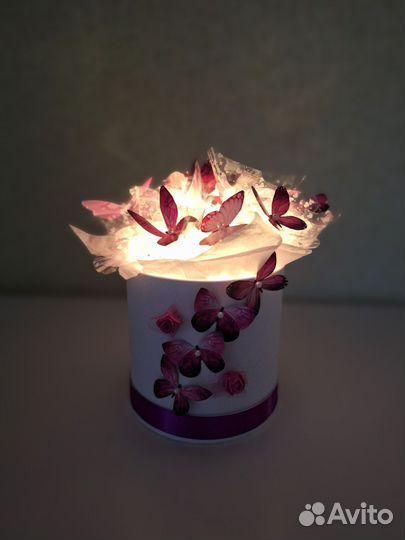 Светящийся букет из бабочек