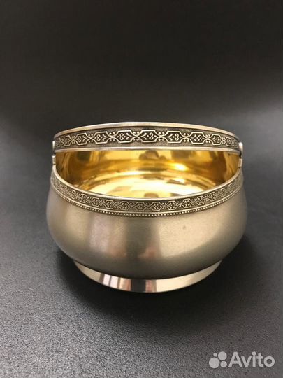 Серебряная сахарница