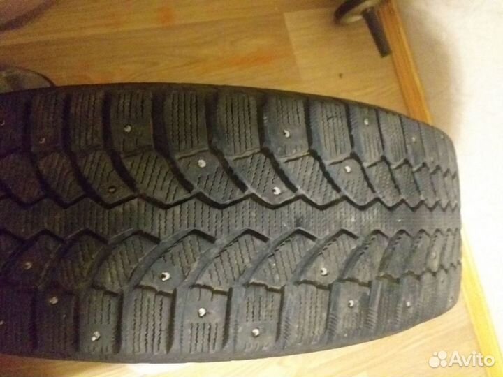 Bridgestone Blizzak Spike-01 185/65 R15 T