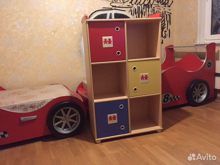 Комплект: 2 кровати и 1 стеллаж детские