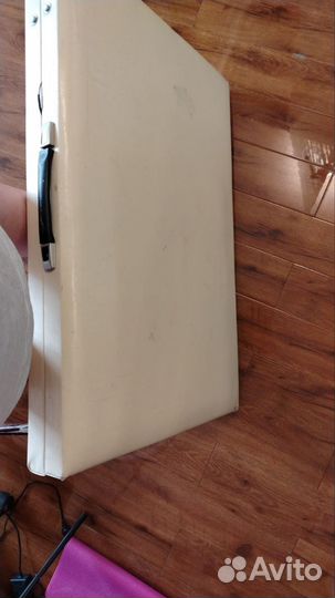 Массажная кушетка