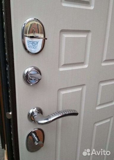 Дверь входная металлическая