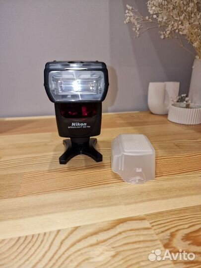 Вспышка Nikon Speedlight SB-700