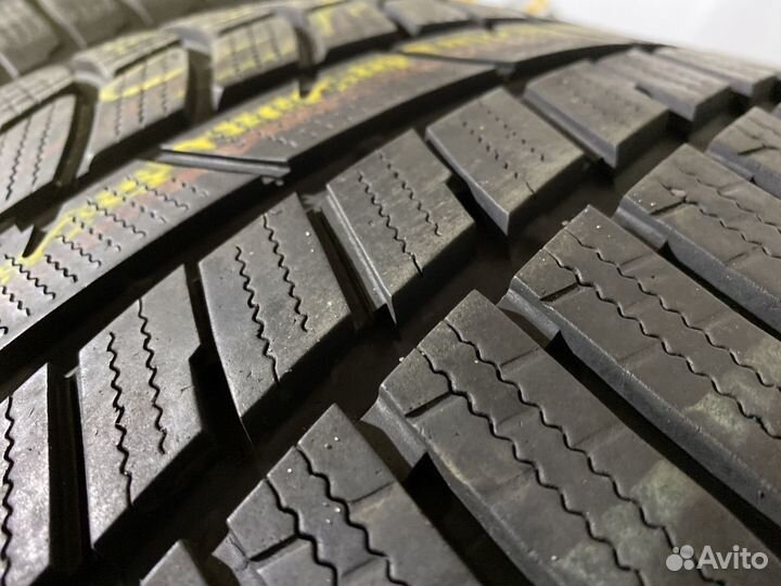 Toyo Snowprox S954 295/35 R21