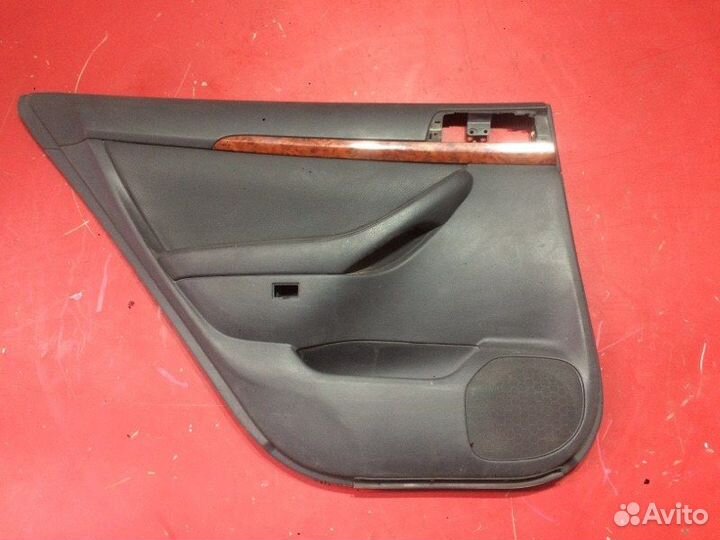 Облицовка двери задняя левая Toyota Avensis T250