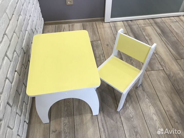 Детский столик и стульчик