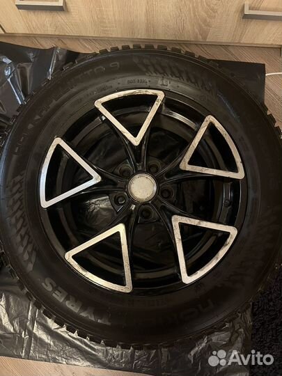 Nokian Tyres Hakkapeliitta 9 215/60 R16