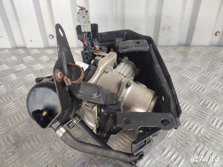 Компрессор подвески Toyota Sequoia USK65 3UR-FE