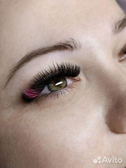 Наращивание ресниц, оформление бровей