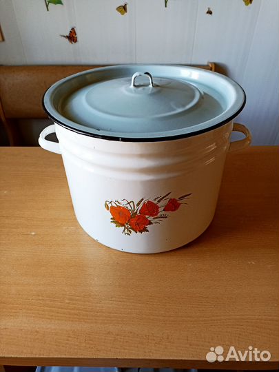 Кастрюля с крышкой. Эмаль.Алюминий. Попредметно