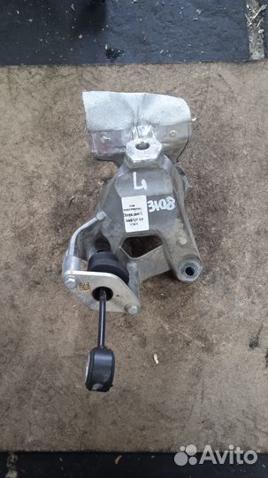 Опора двигателя Audi Q7 3,0 CRT