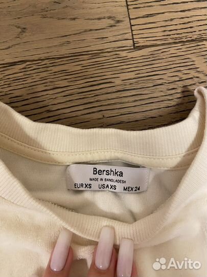 Укороченная кофта bershka