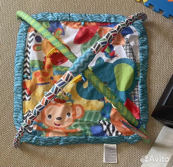 Развивающий коврик с игрушками / детский игровой