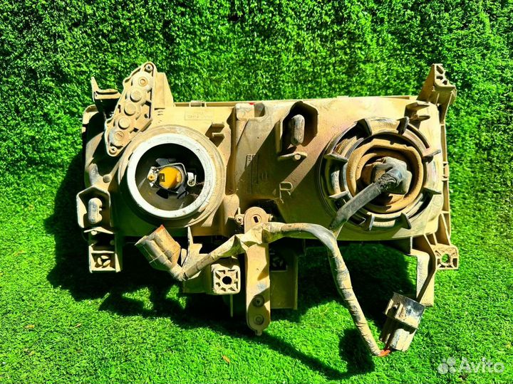 979 фара на mitsubishi canter