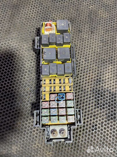 Блок предохранителей Jeep Liberty KJ 2.8 Либерти