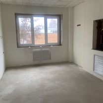 2-к. квартира, 60 м², 1/9 эт.