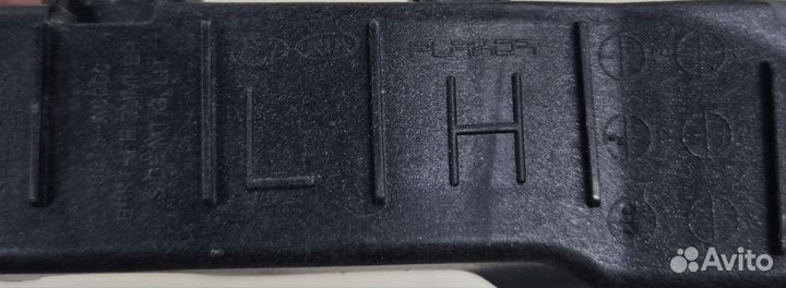 Кронштейн переднего бампера левый Hyundai i30 2