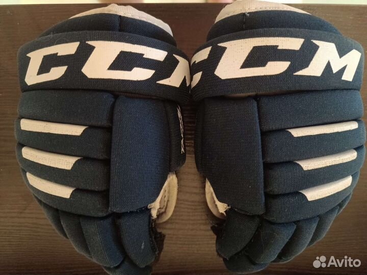 Краги хоккейные, шлем хоккейный