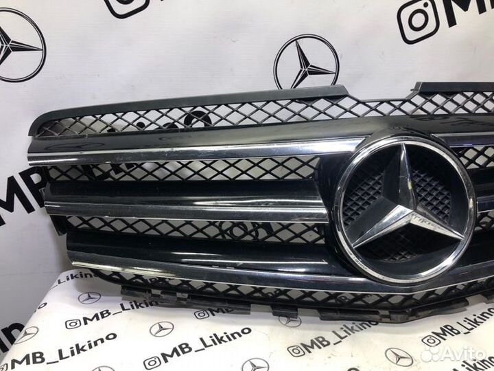 Решетка радиатора Mercedes R-Class W251