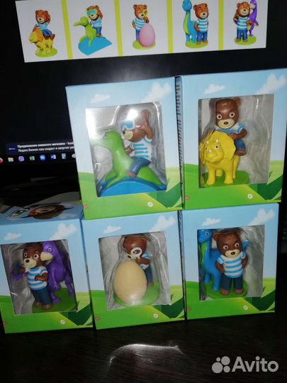 Фигурки динозавров с Барни