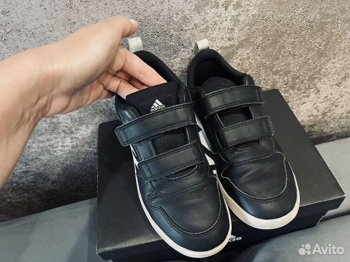 Кроссовки adidas 34