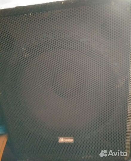 Музыкальные колонки и световые приборы пропеллер