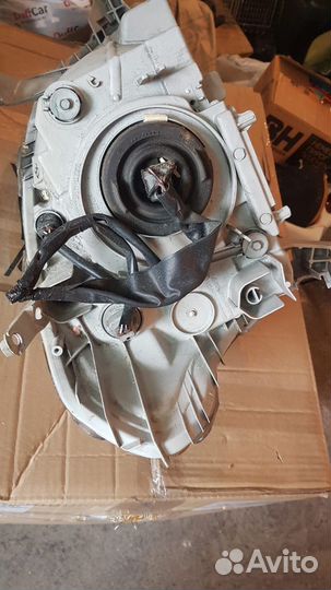 Фара передняя Toyota Raum NCZ20