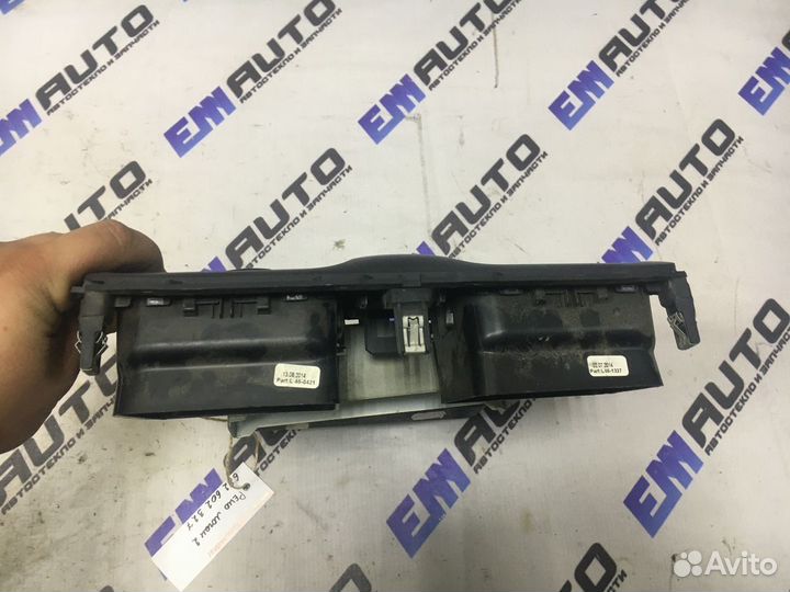 Рамка магнитолы Рено Логан 2