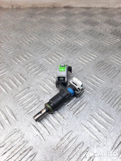 Форсунка Opel Astra 1.6 A16XER 2011