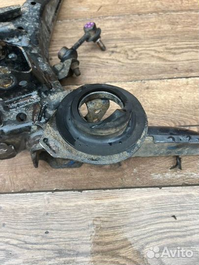 Рычаг задний левый Honda Civic 4D 1.3 2008