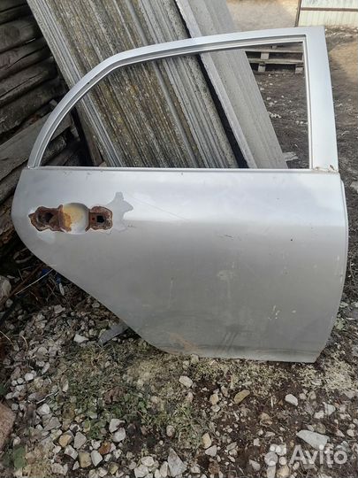 Двери на тойота королла 150