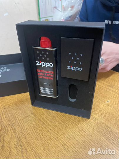 Зажигалка бензиновая zippo