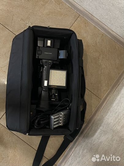 Видеокамера Sony HXR-NX5