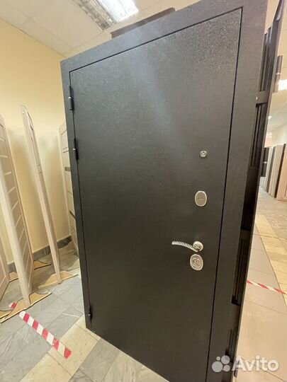 Дверь металлическая