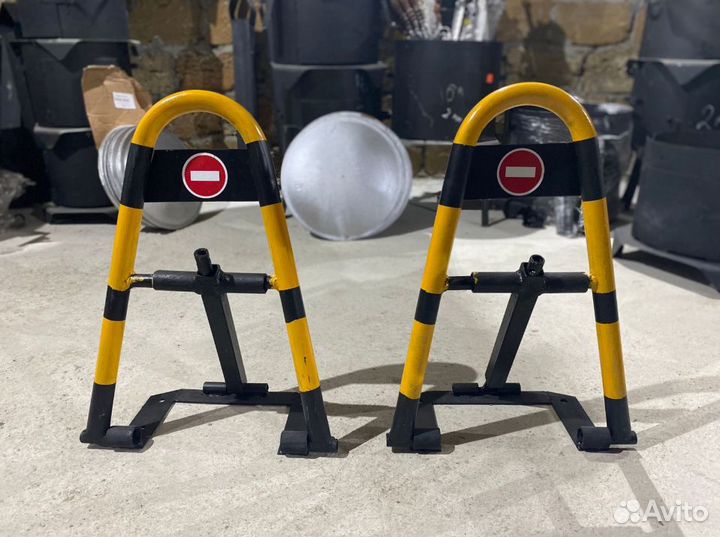 Авто парковочный барьер с замком и 4 анкерами