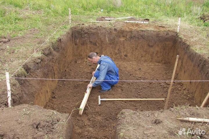 Бригада рабочих строителей