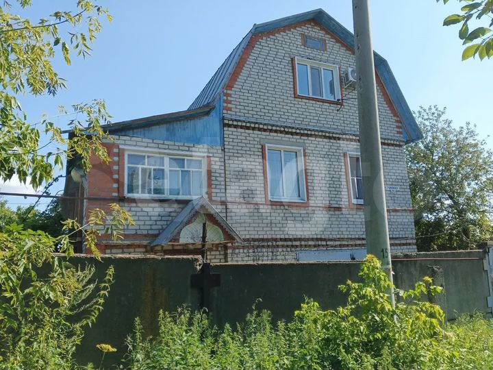 Дом 196 м² на участке 10,6 сот.