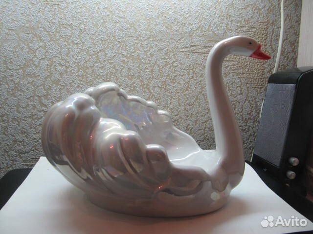 Конфетница лебедь