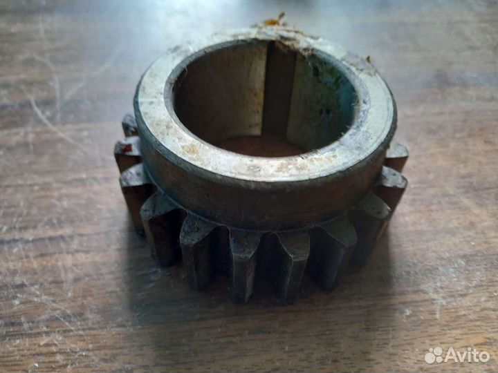 Шестерня заднего хода промежуточного вала кпп ЗИЛ