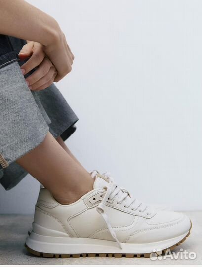 Кроссовки женские 36