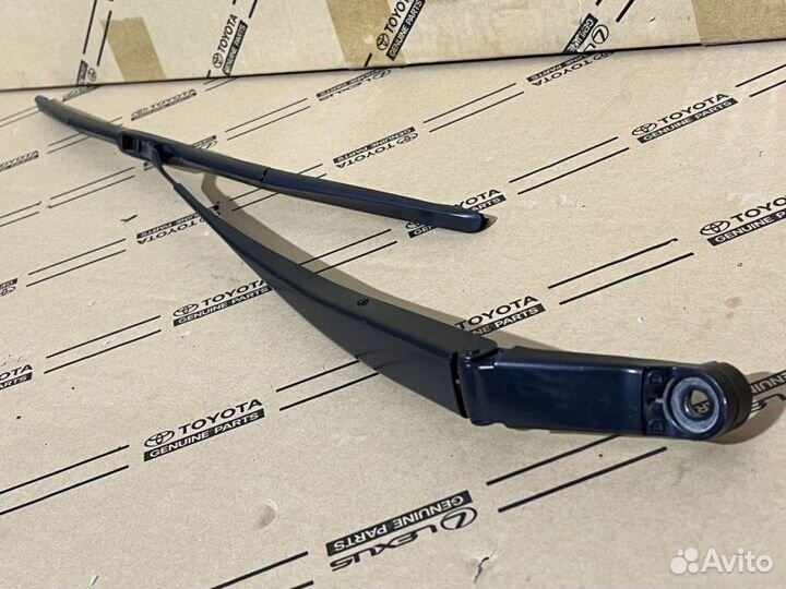 Поводок стеклоочистителя левый Lexus Rx 3