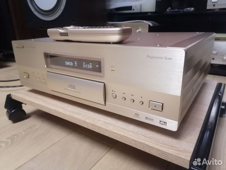 Универсальный проигрыватель Pioneer DV-AX10 с пду