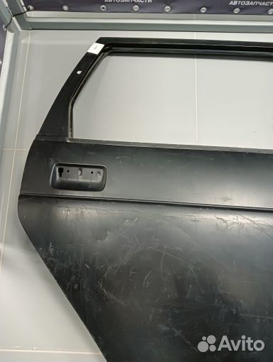 Дверь задняя правая 21110620101400