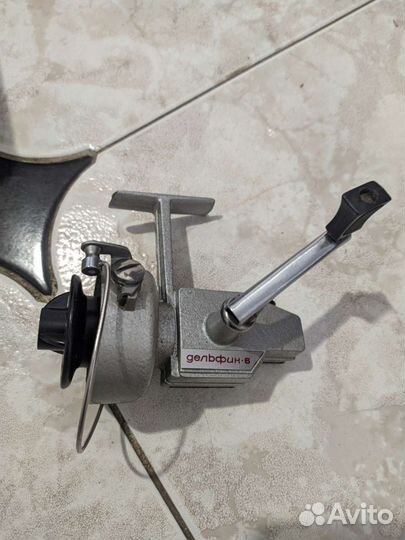 Катушка спиннинговая безынерционная Дельфин-6