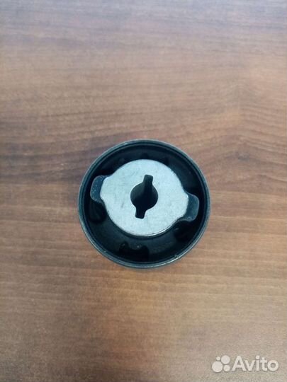 Опора заднего дифференциала Jeep Grand CherokeeWK2