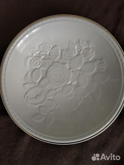 Тарелка для сервировки стола