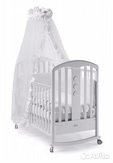 Детская кроватка с маятником с комодом