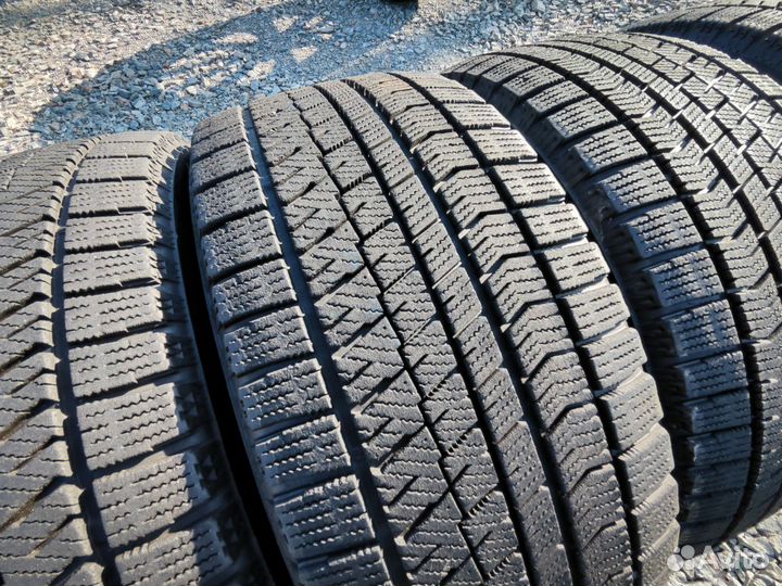 Bridgestone Blizzak VRX2 255/45 R18