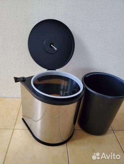 Мусорное ведро