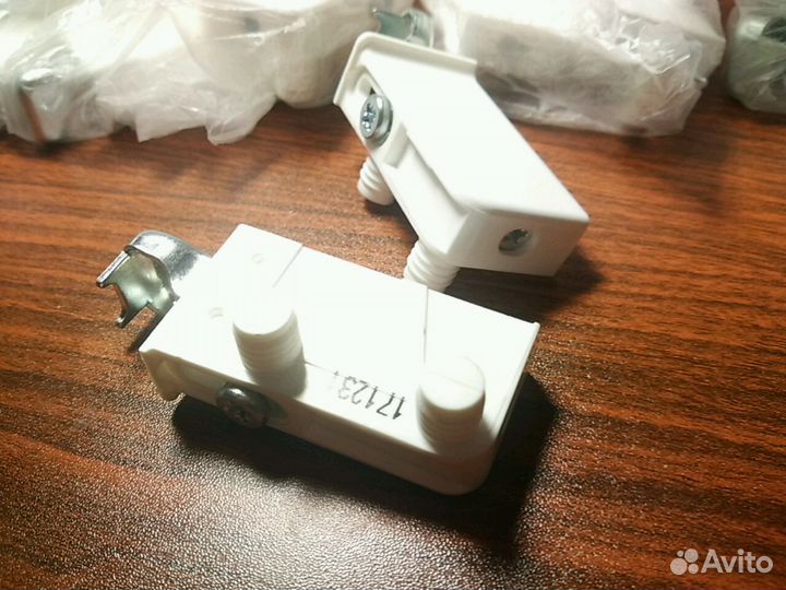 Подвесы для шкафов